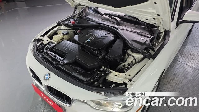 BMW 320, снимка 6 - Автомобили и джипове - 56077690