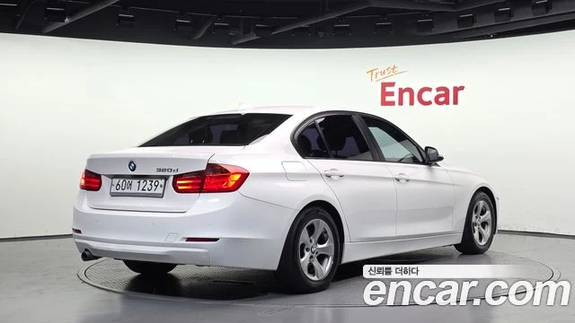 BMW 320, снимка 2 - Автомобили и джипове - 56077690