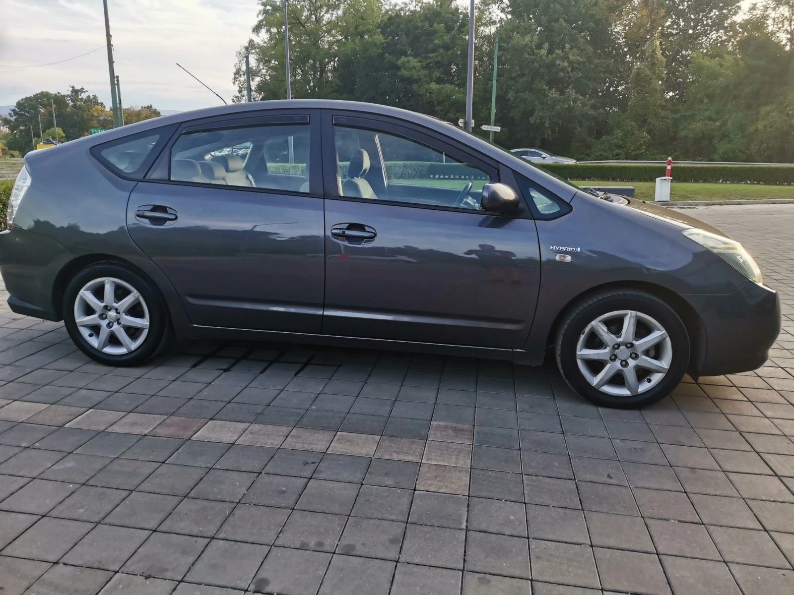 Toyota Prius 1.5i-hibryd - изображение 5