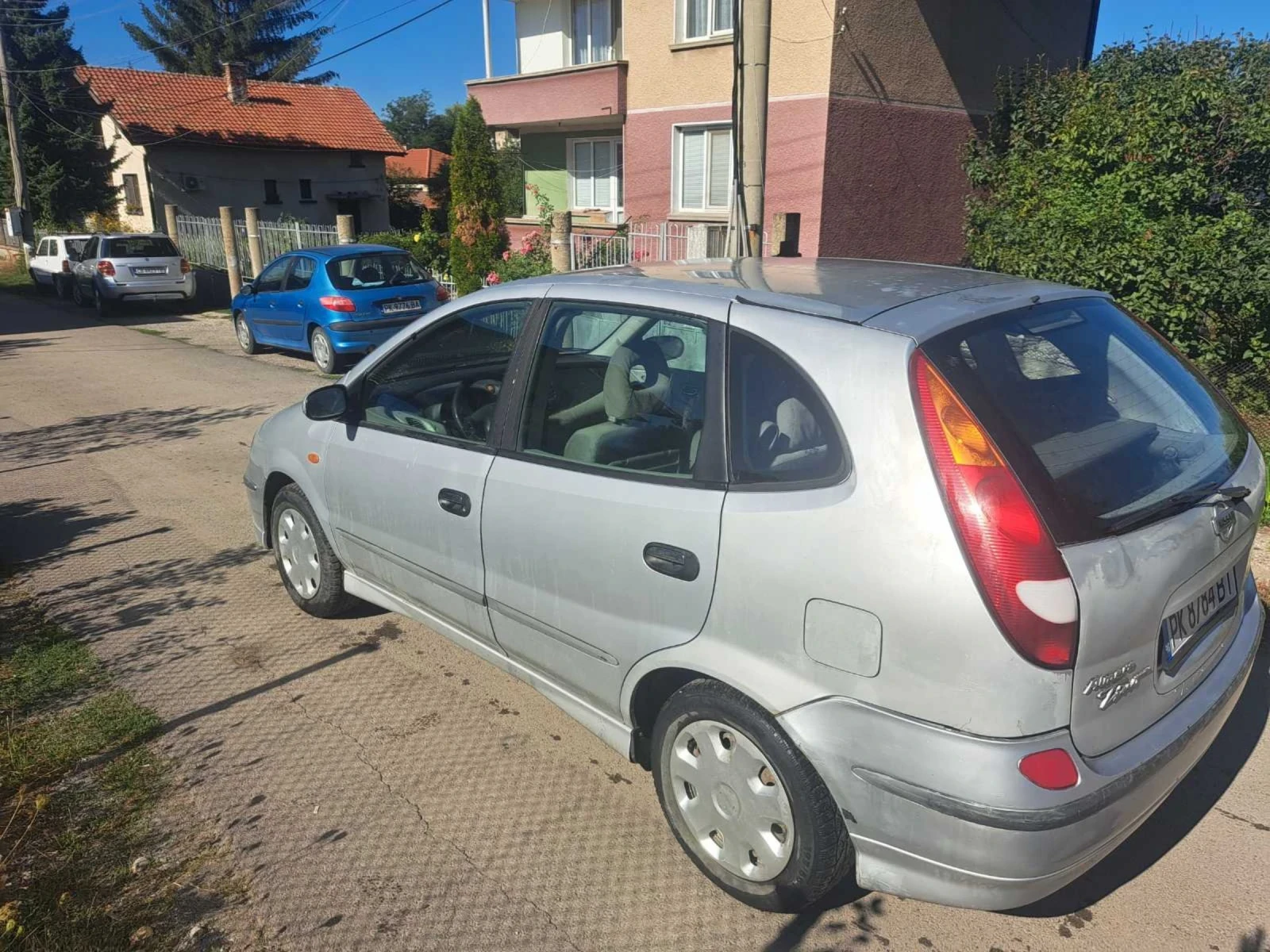 Nissan Almera tino 2200 - изображение 3