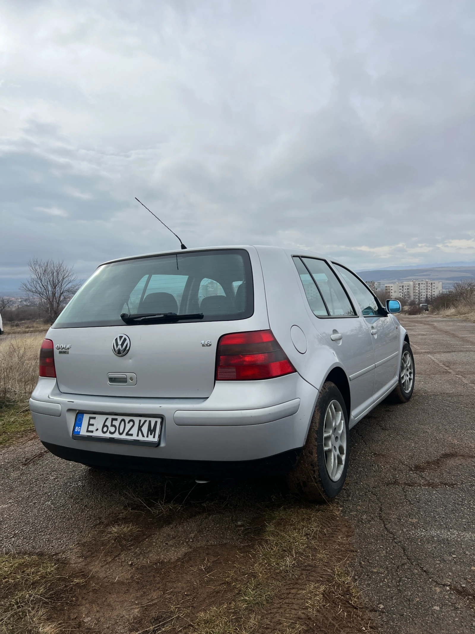 VW Golf 1.6 SR, ГАЗ/БЕНЗИН - Повреден Двигател - изображение 4