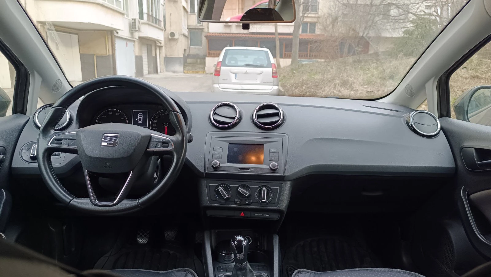 Seat Ibiza 1.0 TSI, снимка 8 - Автомобили и джипове - 53711045