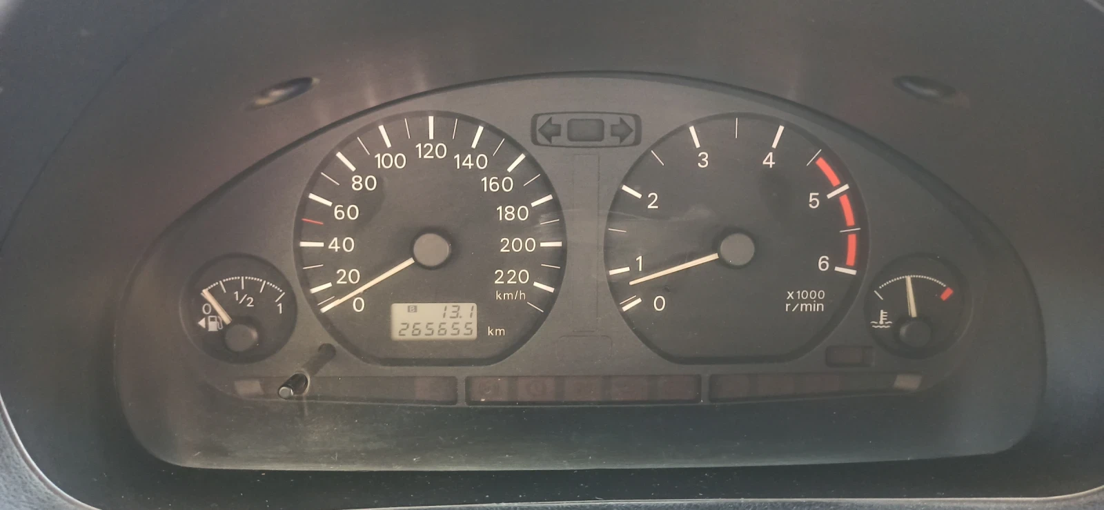 Mitsubishi Space star, снимка 15 - Автомобили и джипове - 53745670