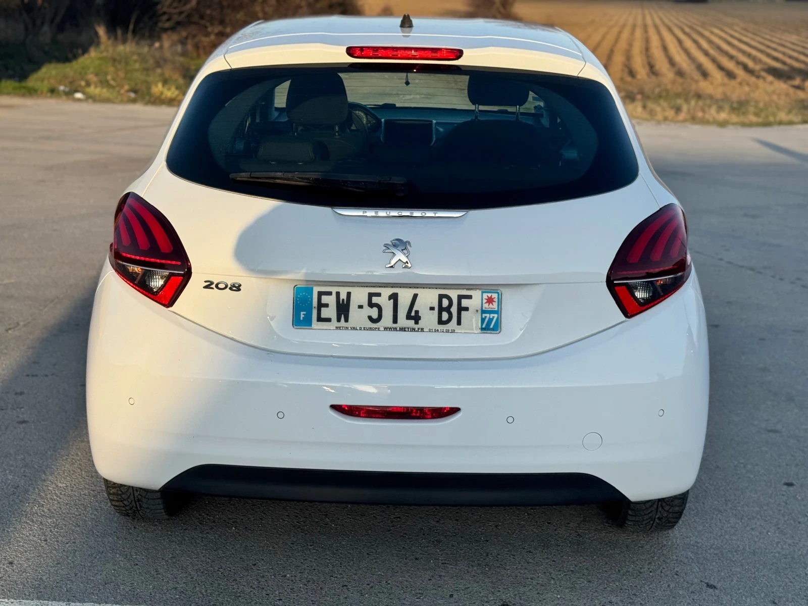 Peugeot 208 1.6 hdi ТОП, снимка 5 - Автомобили и джипове - 53839252