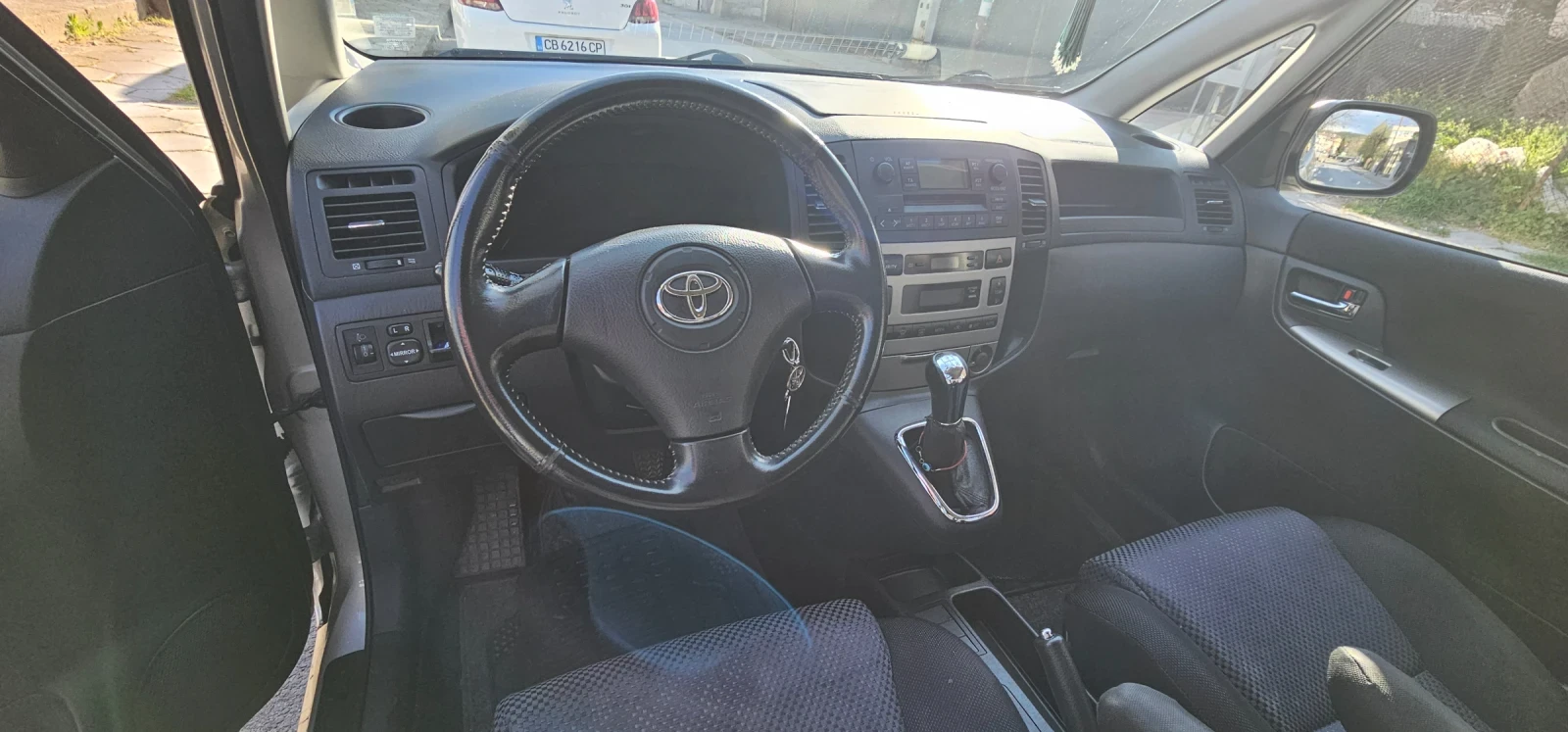 Toyota Corolla verso, снимка 4 - Автомобили и джипове - 54017834