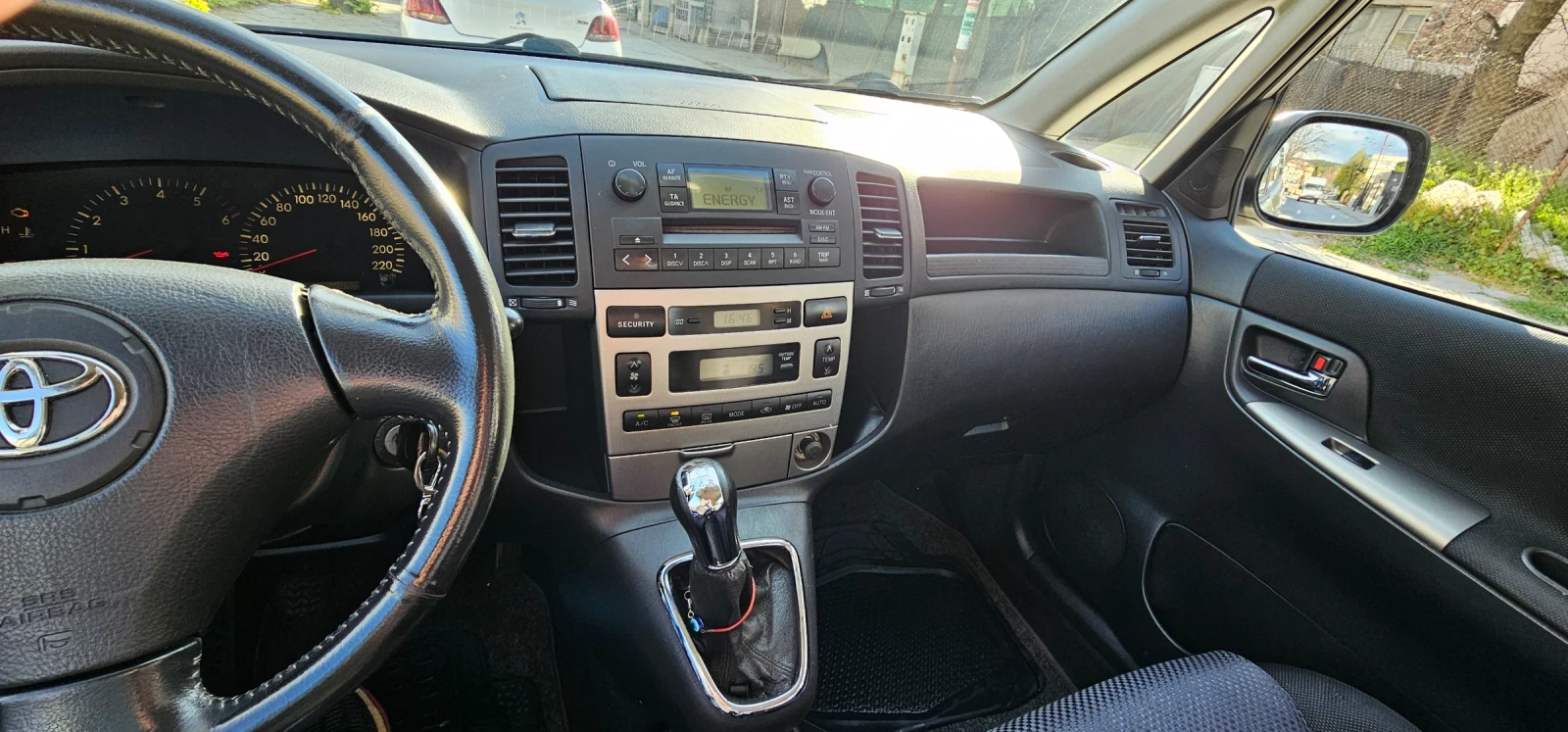 Toyota Corolla verso, снимка 5 - Автомобили и джипове - 54017834