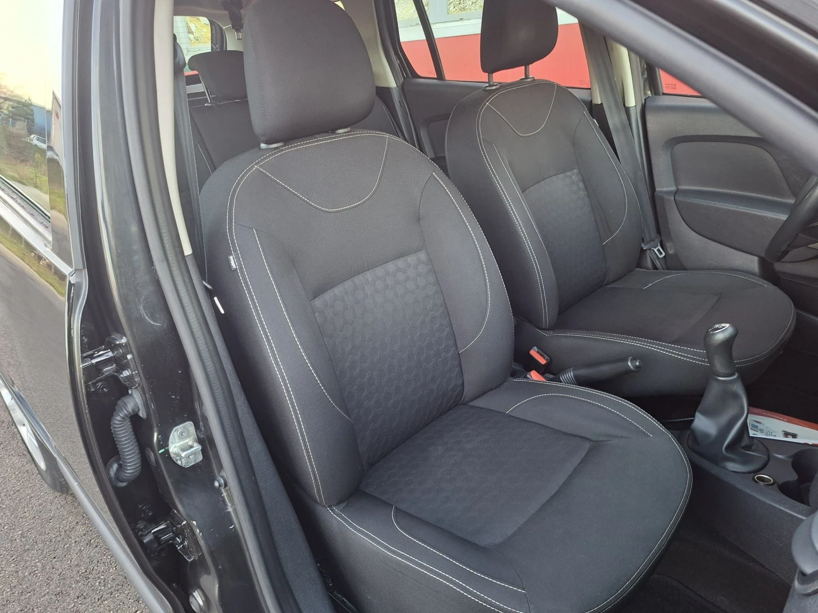 Dacia Logan 1.5 дизел 90к.с., снимка 7 - Автомобили и джипове - 54027078