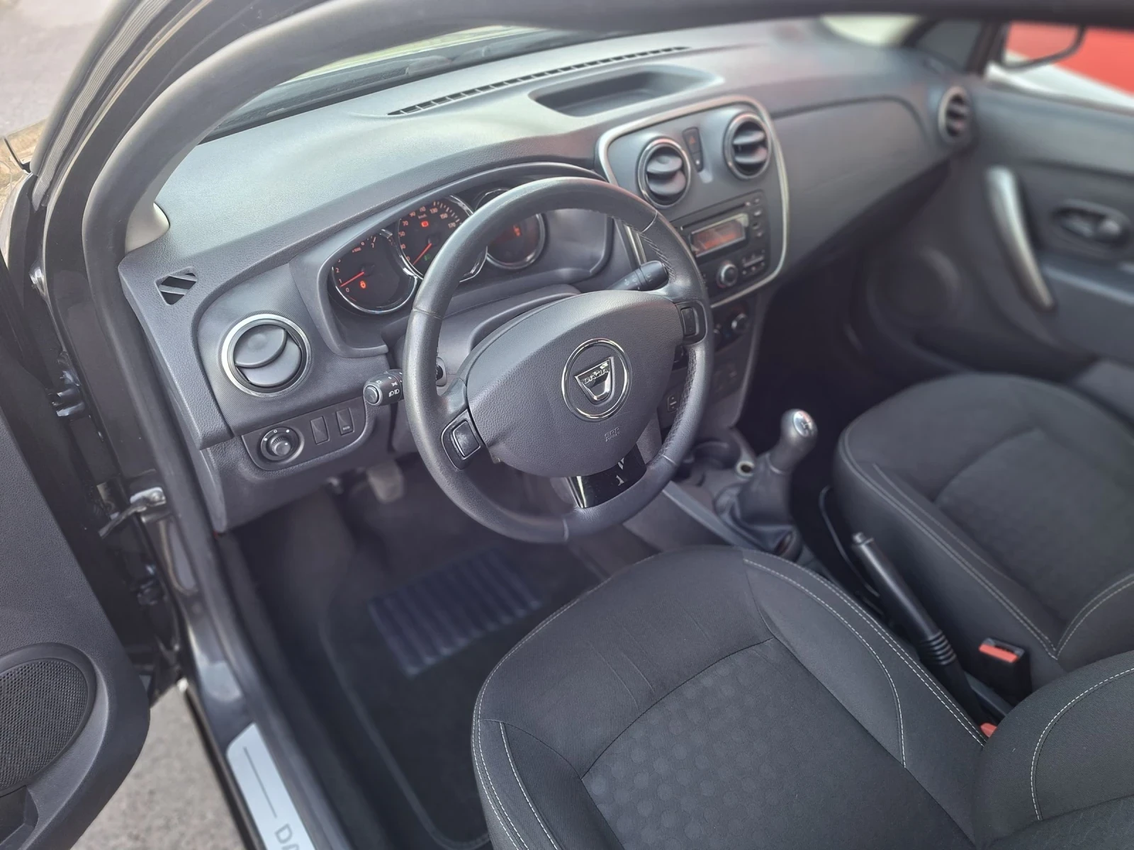 Dacia Logan 1.5 дизел 90к.с., снимка 10 - Автомобили и джипове - 54027078