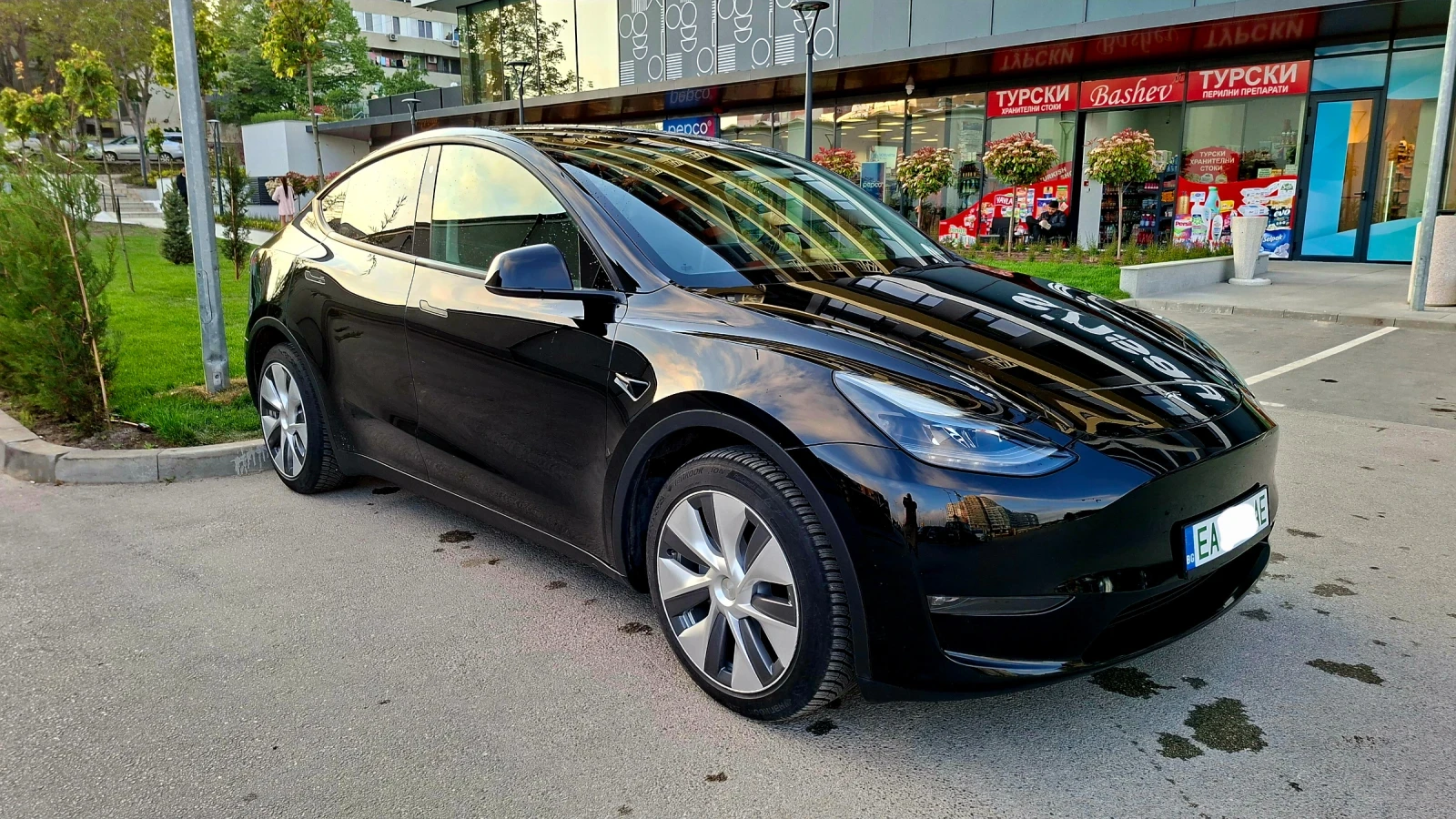 Tesla Model Y Long Range 82kw Dual Motor (4x4) 