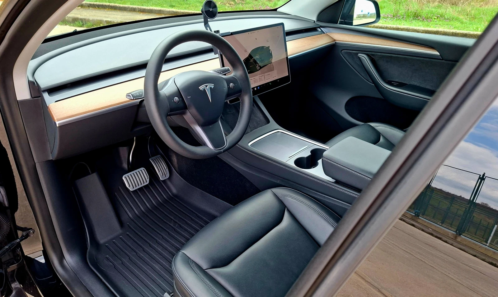 Tesla Model Y Long Range 82kw Dual Motor (4x4) , снимка 7 - Автомобили и джипове - 54511436