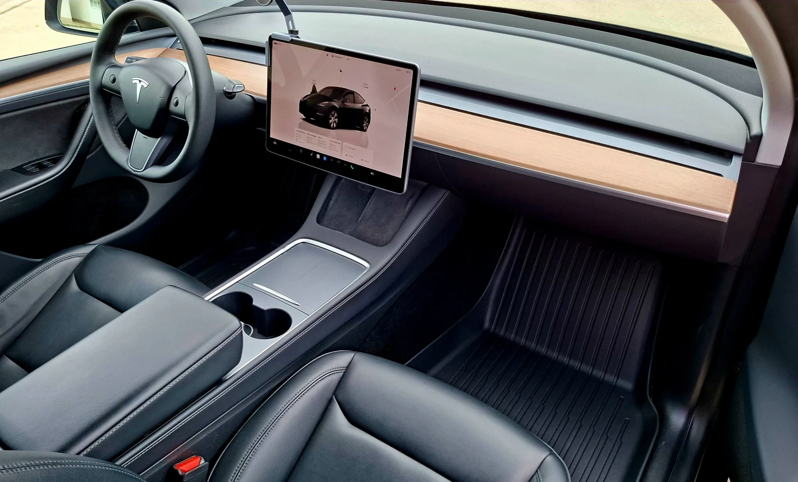 Tesla Model Y Long Range 82kw Dual Motor (4x4) , снимка 8 - Автомобили и джипове - 54511436