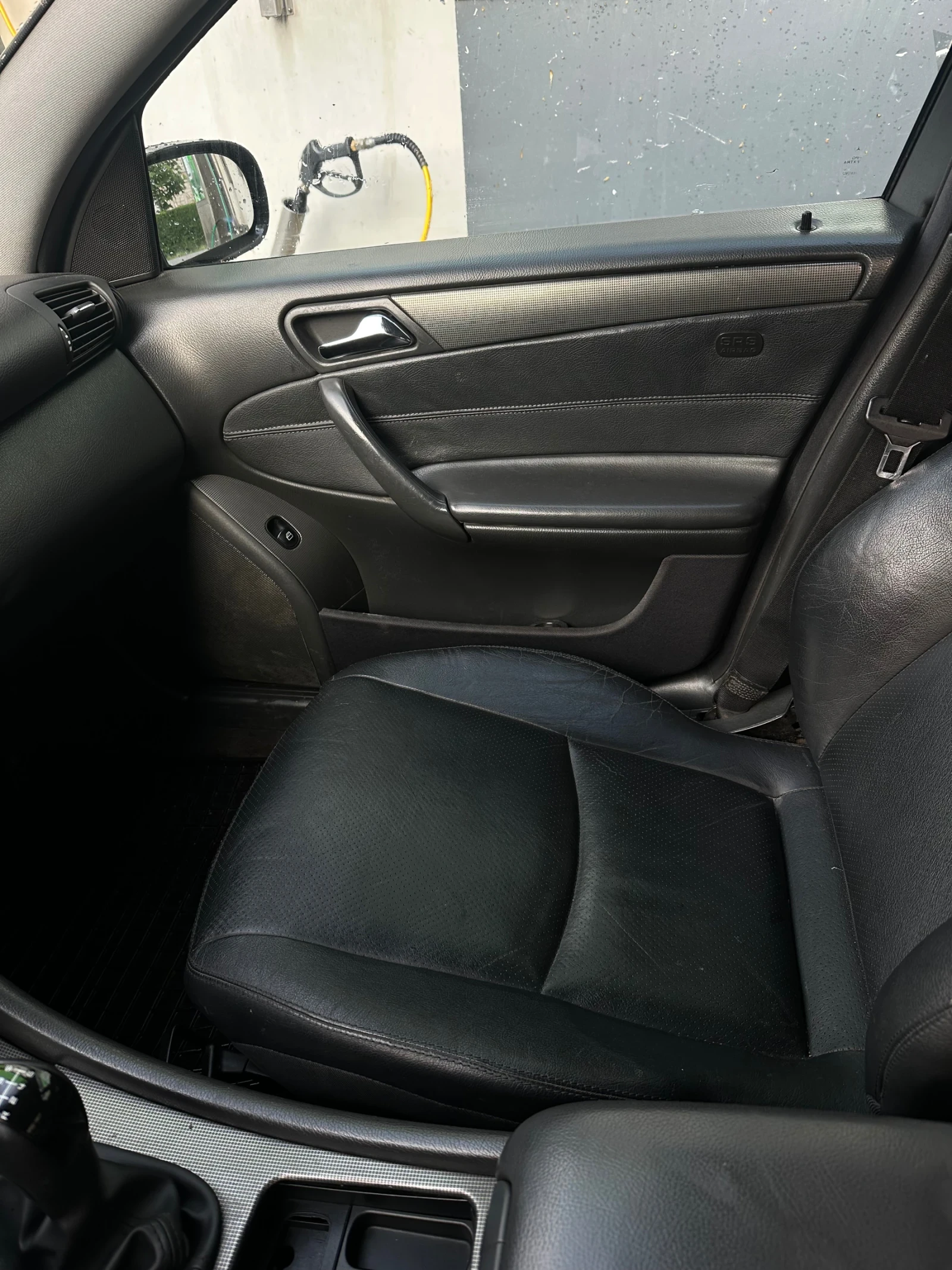 Mercedes-Benz C 220, снимка 4 - Автомобили и джипове - 54921483
