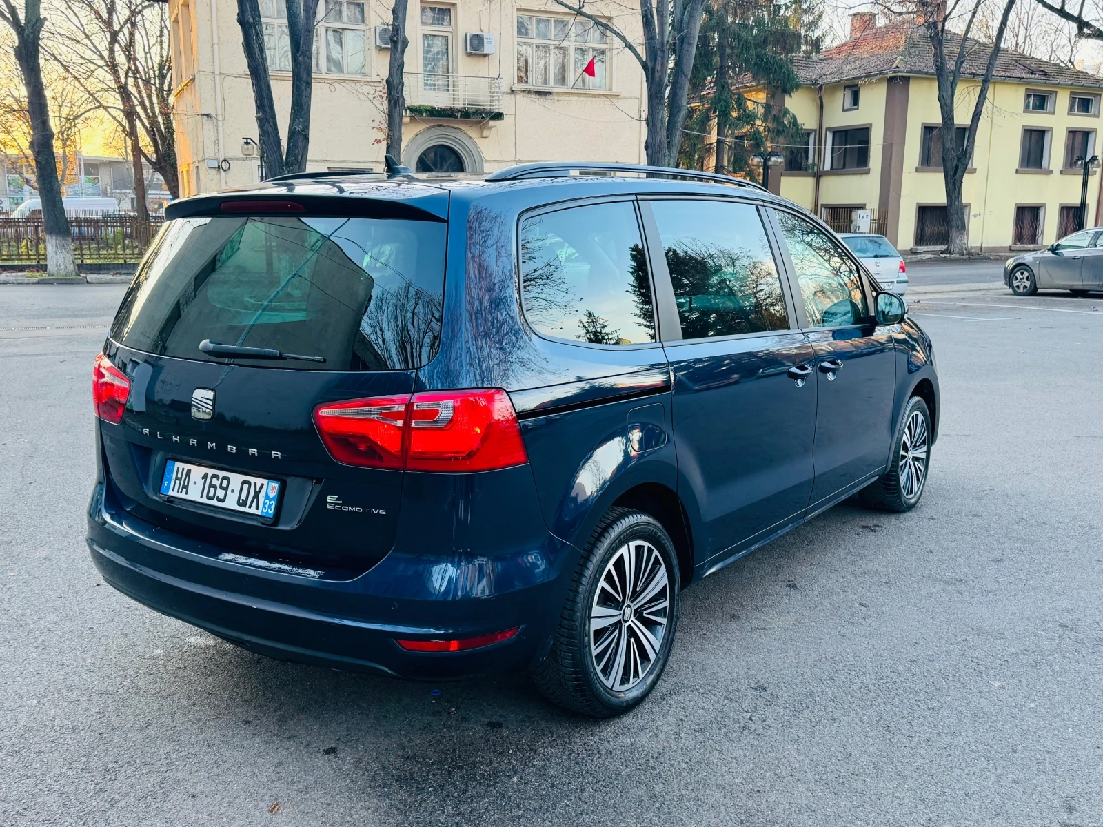Seat Alhambra, снимка 5 - Автомобили и джипове - 54978645