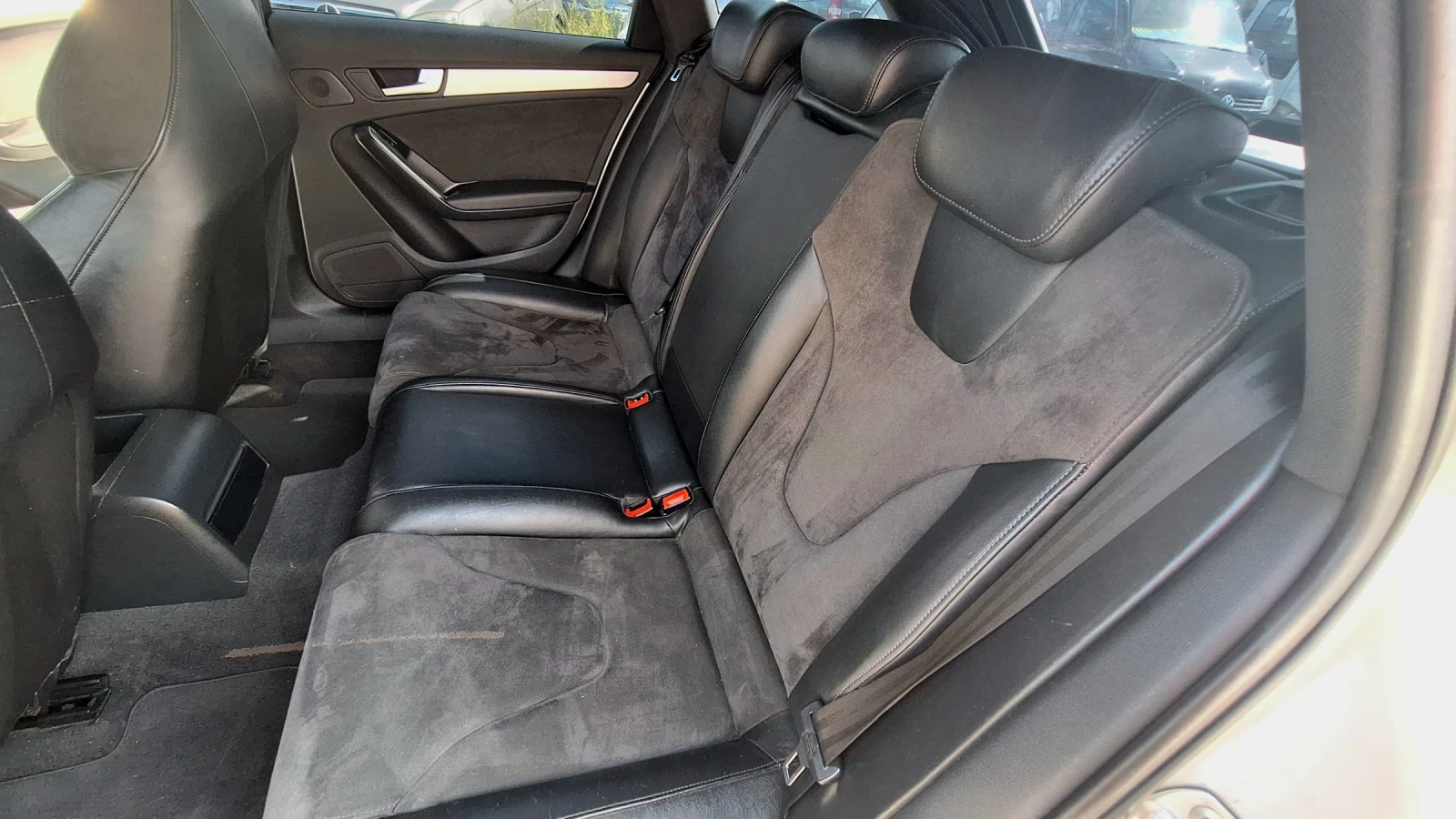 Audi A4 2.0 TDI -3x S lini, снимка 12 - Автомобили и джипове - 55846396