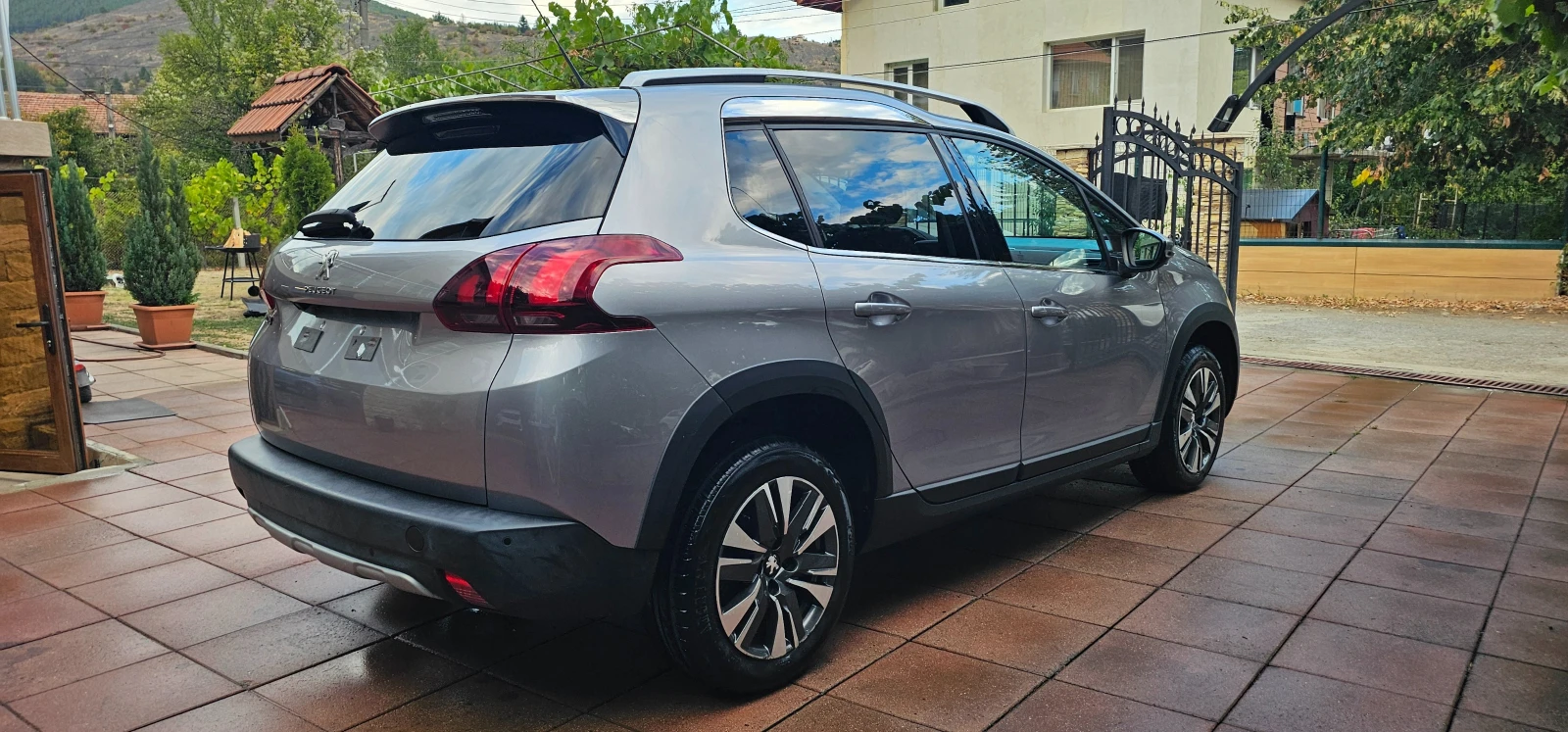 Peugeot 2008 e-THP 110 ALLURE !!! 107000 km РЕАЛНИ , снимка 5 - Автомобили и джипове - 56156326