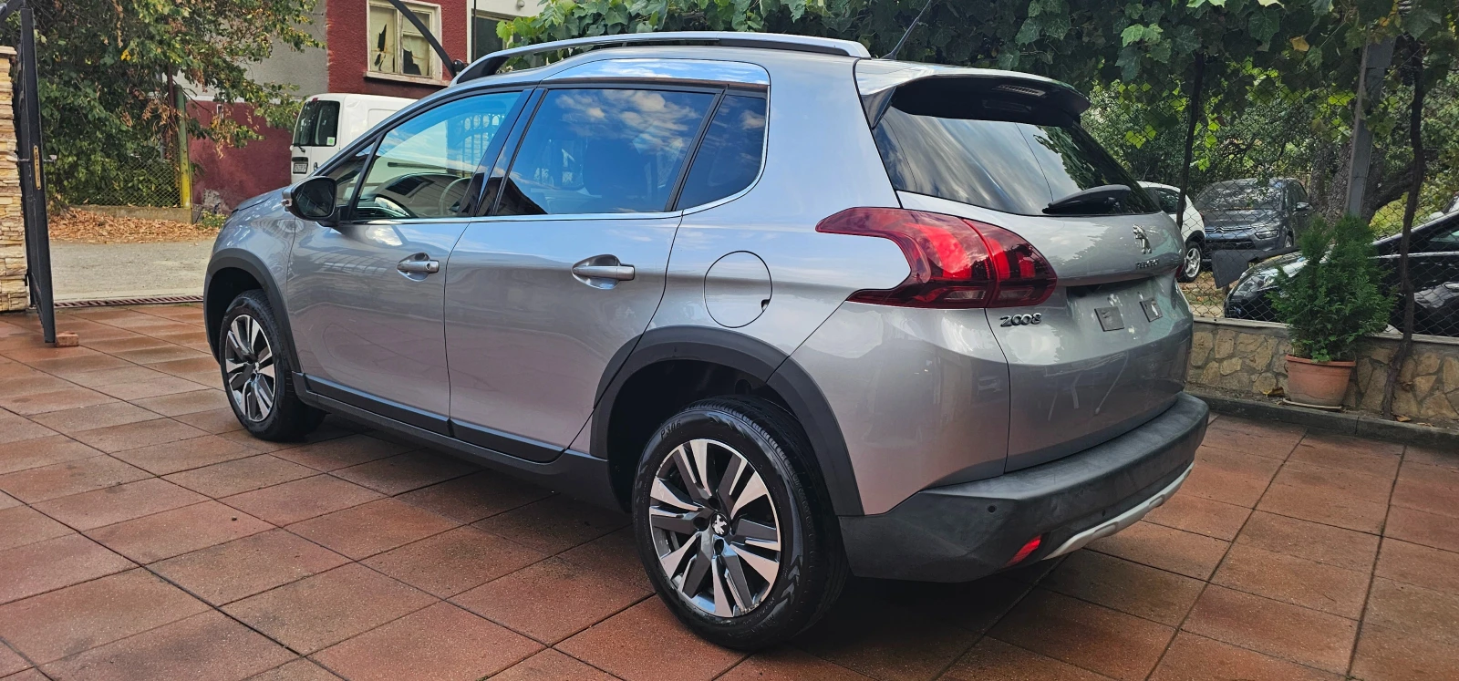Peugeot 2008 e-THP 110 ALLURE !!! 107000 km РЕАЛНИ , снимка 6 - Автомобили и джипове - 56156326