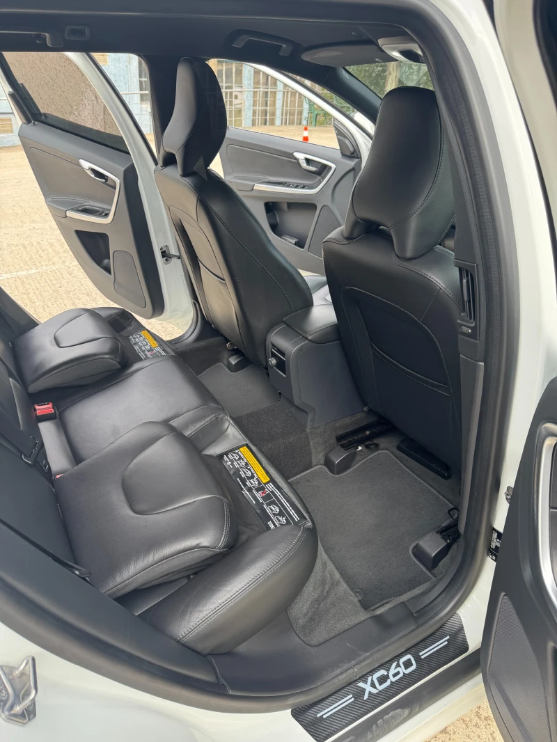 Volvo XC60 D5 , снимка 11 - Автомобили и джипове - 51962922