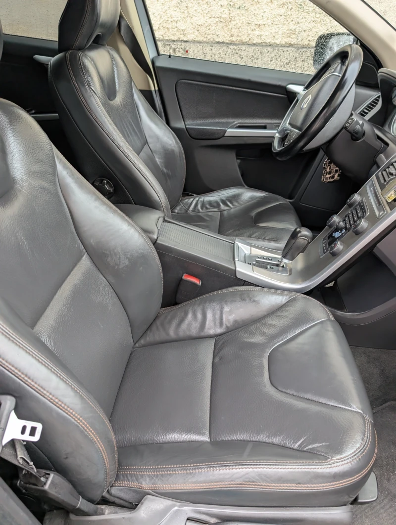 Volvo XC60 D5, снимка 11 - Автомобили и джипове - 53369092
