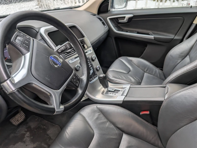 Volvo XC60 D5, снимка 12 - Автомобили и джипове - 53369092