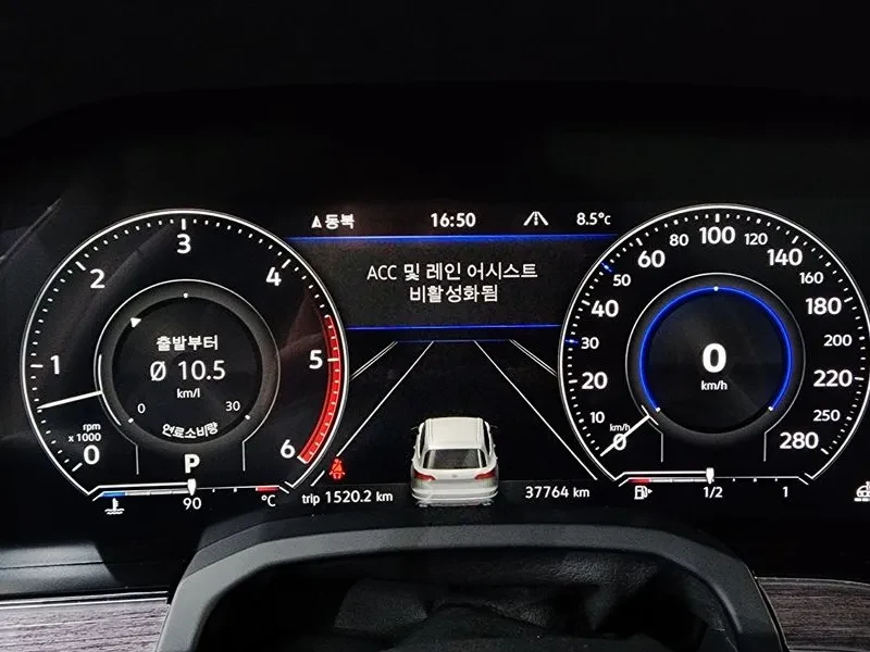 VW Touareg 3.0TDI PREMIUM, снимка 8 - Автомобили и джипове - 55925771