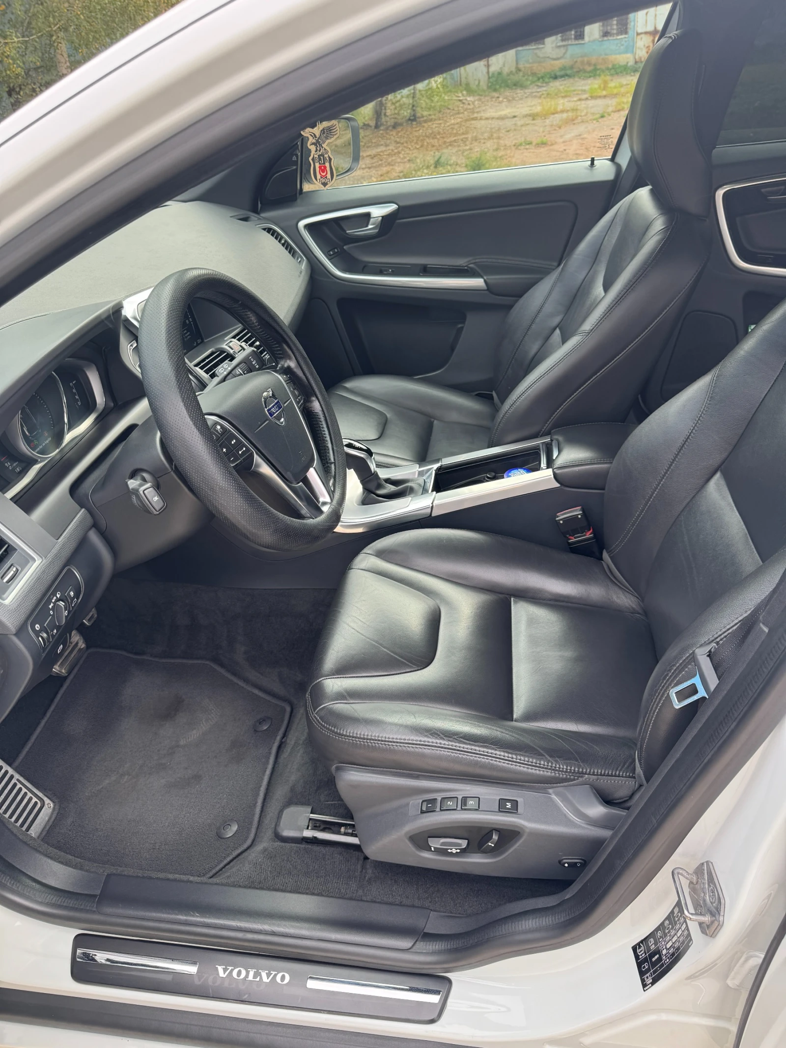 Volvo XC60 D5  - изображение 10