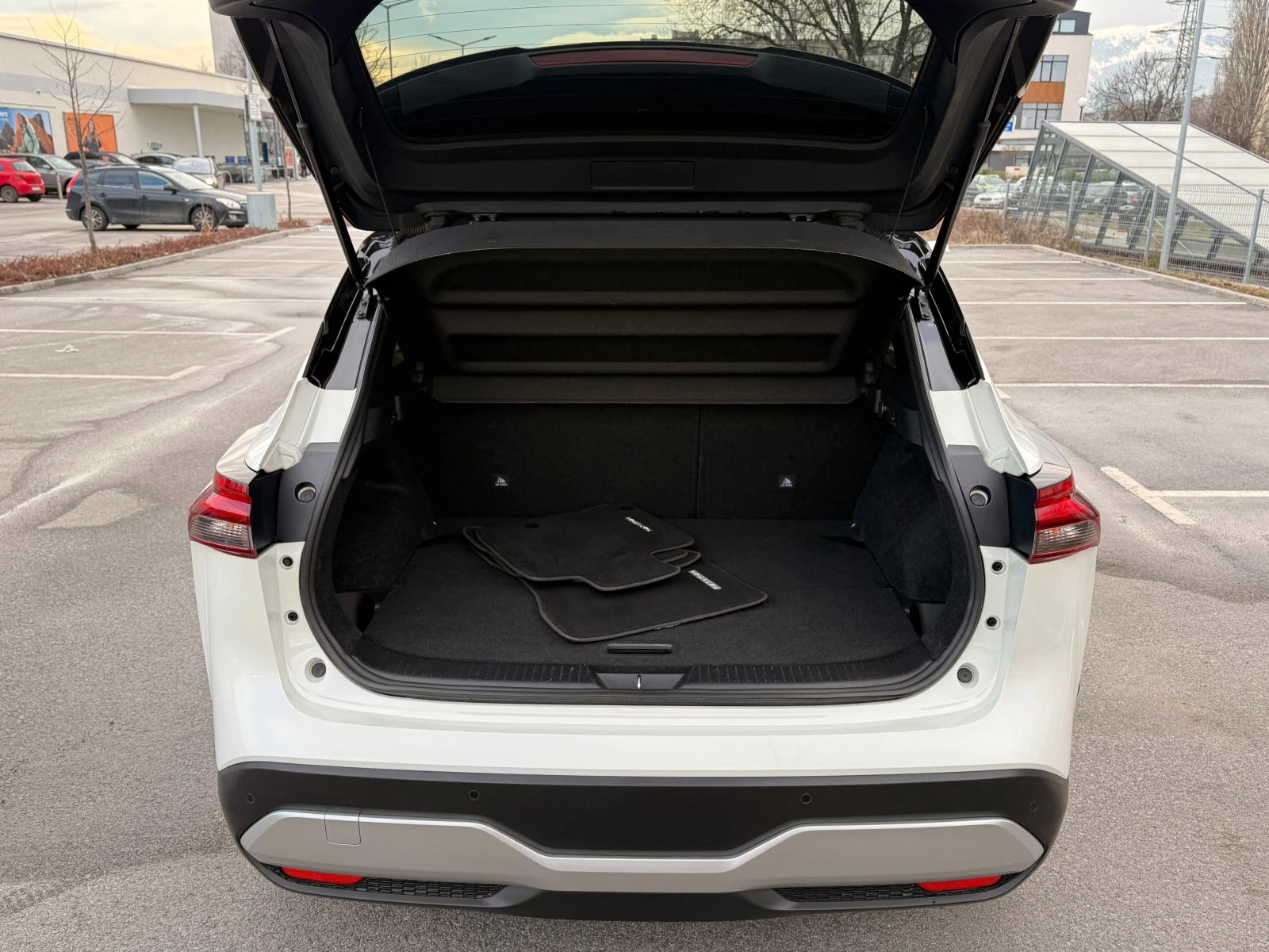 Nissan Qashqai 1.3i* 360 CAMERA* DIGITAL* 48000��*  | Mobile.bg � ����������� 13