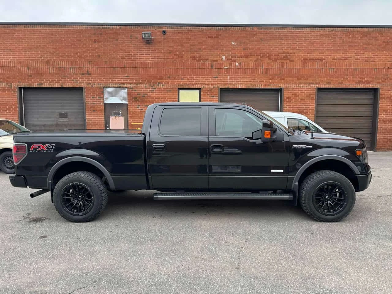 Ford F150 * 4WD SuperCrew * PANO* KEYLESS* ПОДГРЕВ* , снимка 3 - Автомобили и джипове - 54062064