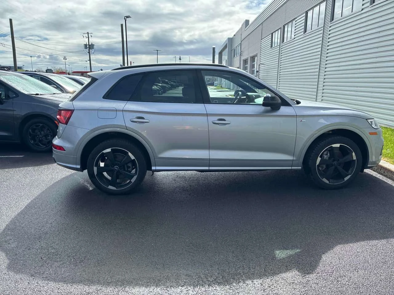 Audi Q5 * PROGRESSIV * ПАНО * ПОДГРЕВИ * KEYLESS * CARFAX, снимка 3 - Автомобили и джипове - 54568892