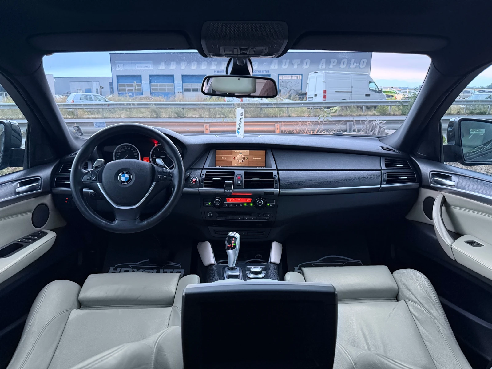 BMW X6 35d= xDrive= Sport Pack= TV= Камера= Панорама= , снимка 10 - Автомобили и джипове - 55413196