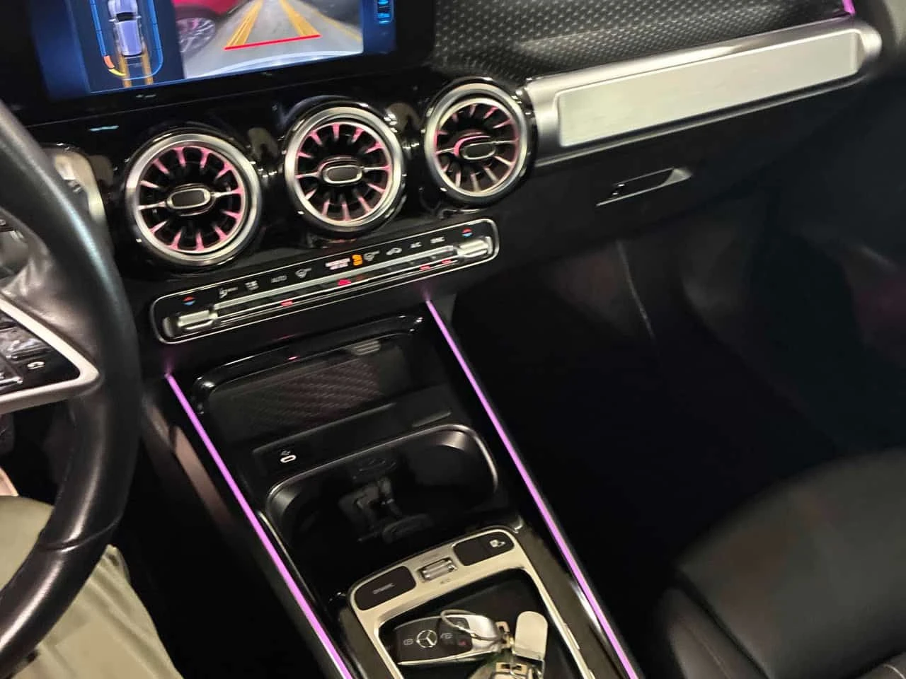 Mercedes-Benz GLB 250 4MATIC | CARFAX | АВТОКРЕДИТ БЕЗ ПЪРВОНАЧАЛНА, снимка 9 - Автомобили и джипове - 55468012