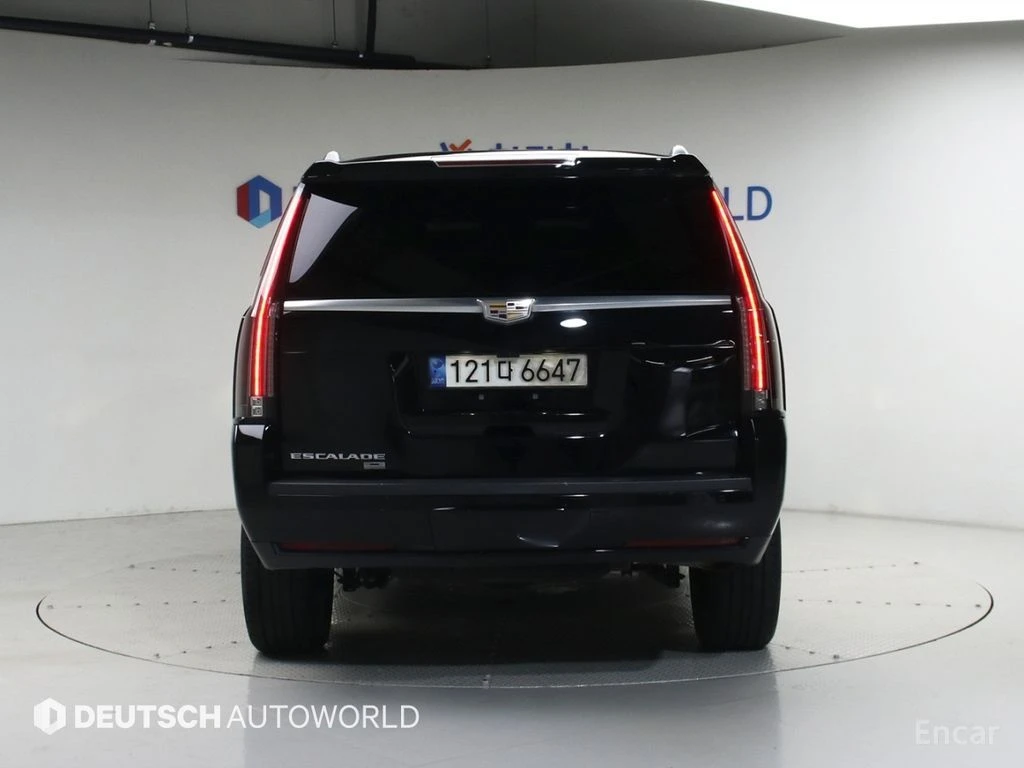 Cadillac Escalade 6.2* ОБДУХВАНЕ* ДИСТРОНИК* МАСАЖ* 360КАМЕРА* , снимка 4 - Автомобили и джипове - 55742764