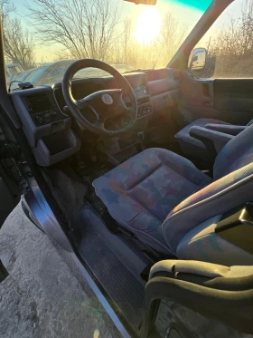 VW Caravelle 2.5, снимка 8