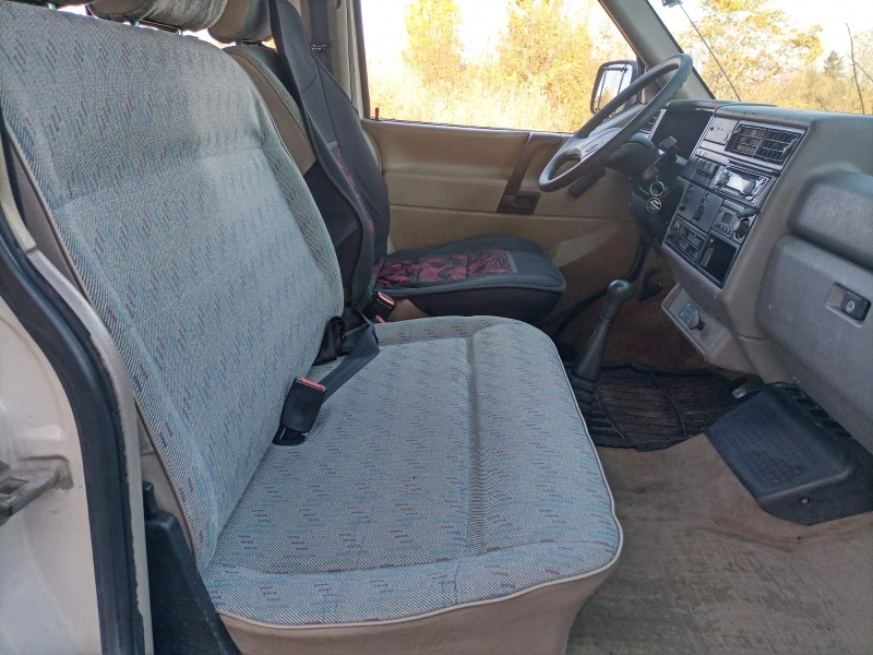 VW Transporter Caravell, снимка 11 - Бусове и автобуси - 48689733