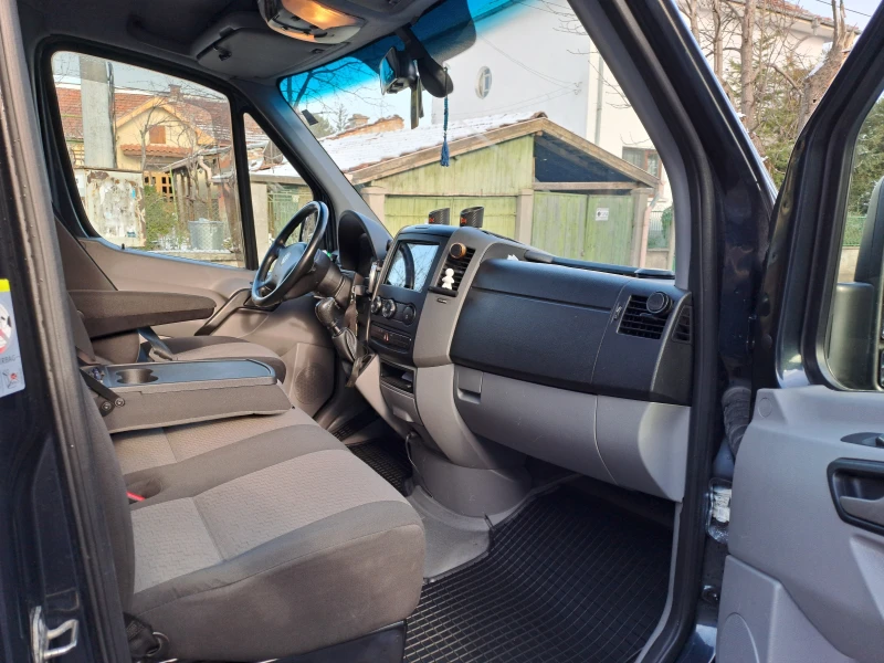 VW Crafter 2.5TDi, снимка 9 - Бусове и автобуси - 48965588