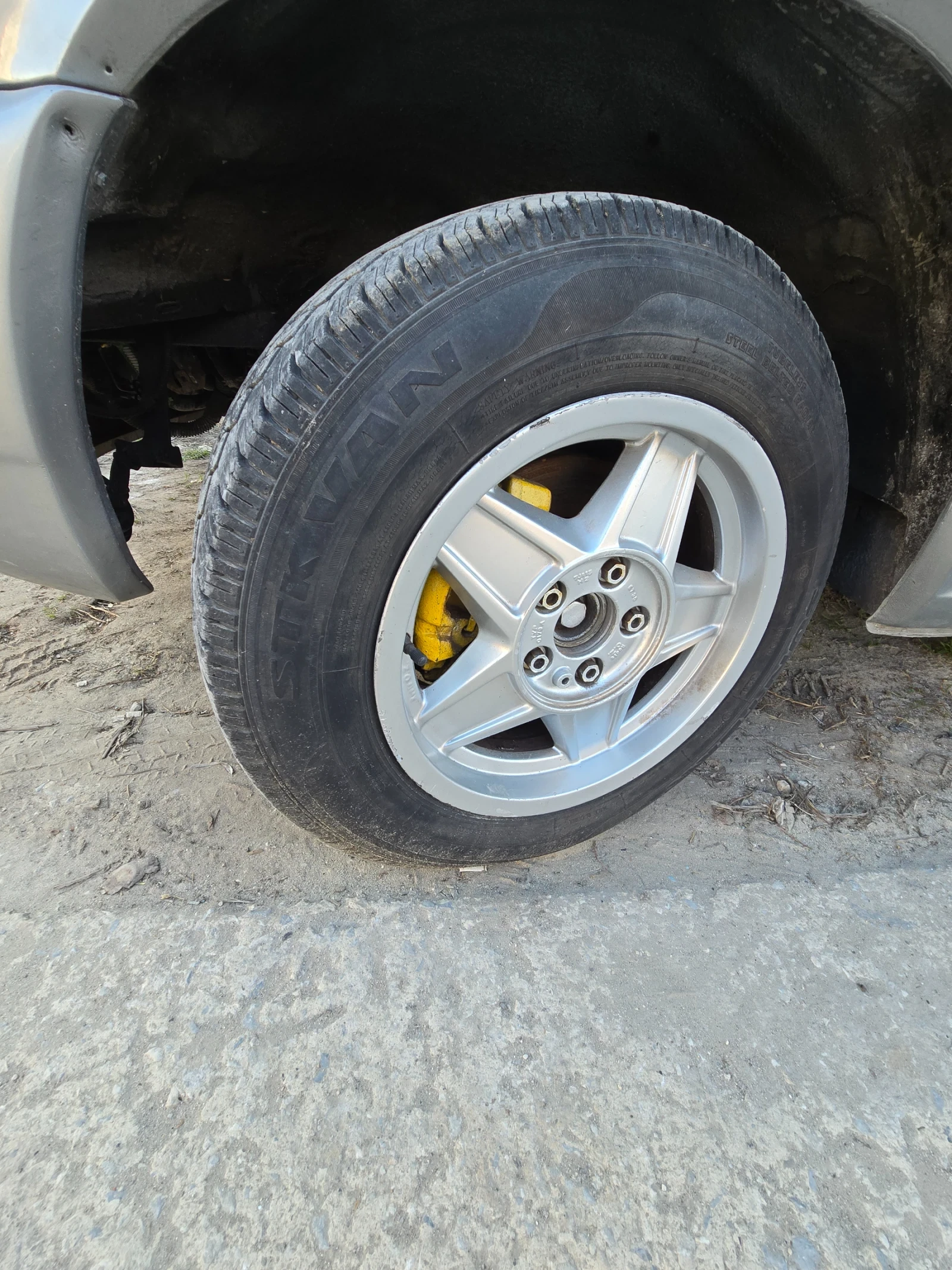 VW Caravelle 2.5 - изображение 7