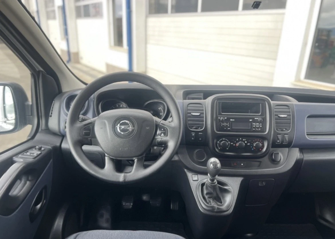 Opel Vivaro Товаропътнически / Климатик, снимка 15 - Бусове и автобуси - 55959706