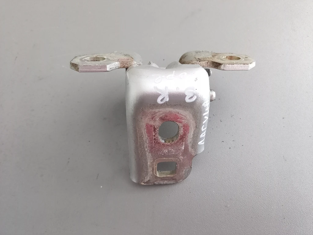 Панта врата задна дясна горна Рено Лагуна (1)