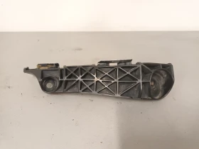 Водач,държач ляв предна броня Тойота рав4 2.2д 