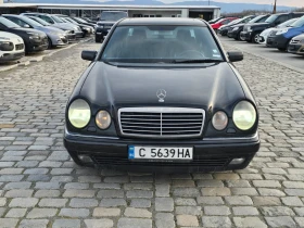 Mercedes-Benz E 300 TD AVANTGARDE ОТЛИЧНО СЪСТОЯНИЕ, снимка 2