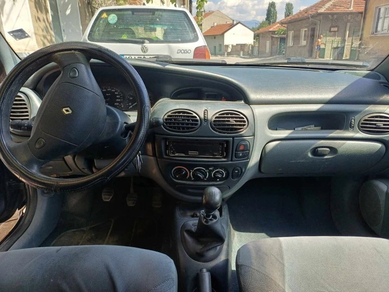 Renault Megane, снимка 7 - Автомобили и джипове - 47168923