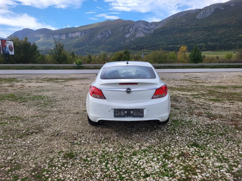 Opel Insignia 1.6T, снимка 4 - Автомобили и джипове - 47549545