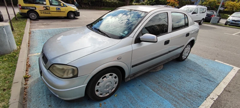 Opel Astra, снимка 1 - Автомобили и джипове - 47579678