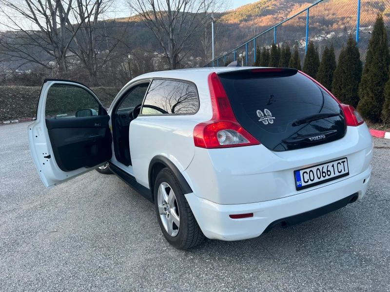 Volvo C30 1.6i, снимка 2 - Автомобили и джипове - 47758256