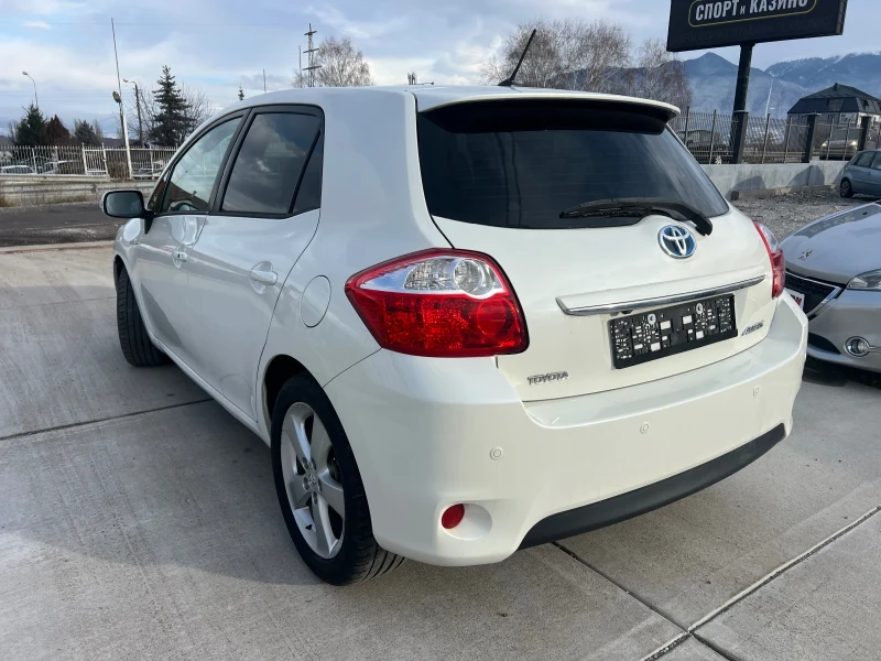 Toyota Auris 1.8hybrid Euro5B!!!, снимка 4 - Автомобили и джипове - 48364812