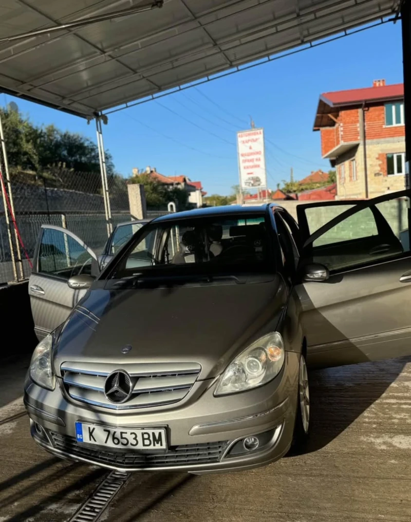 Mercedes-Benz B 180, снимка 2 - Автомобили и джипове - 48453595