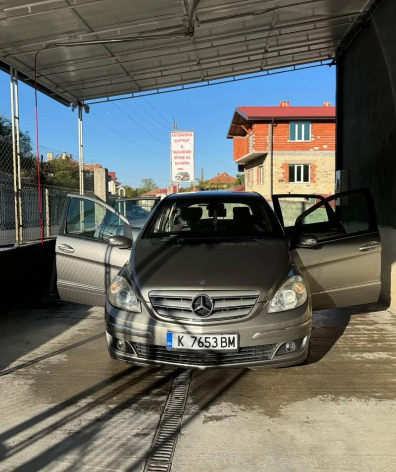 Mercedes-Benz B 180, снимка 1 - Автомобили и джипове - 48453595