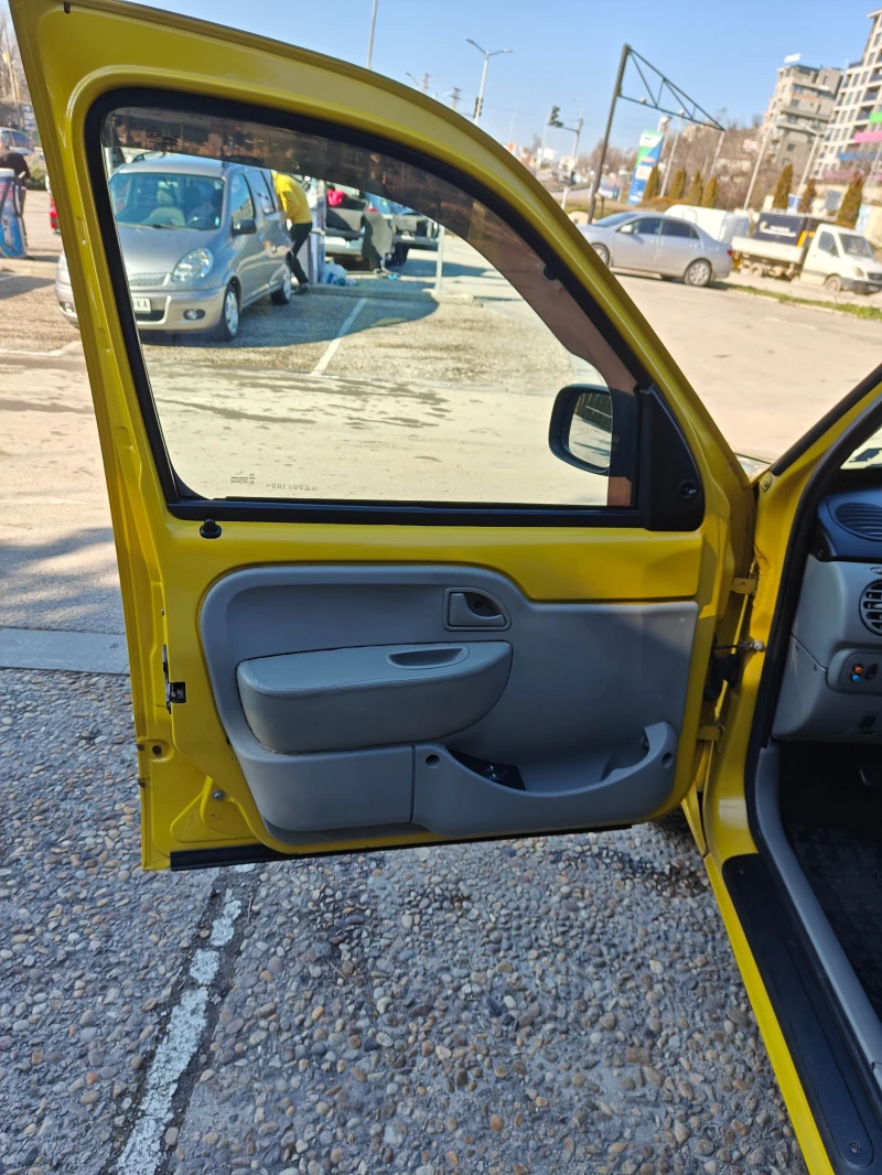 Renault Kangoo 1.5 dci, снимка 8 - Автомобили и джипове - 48729725