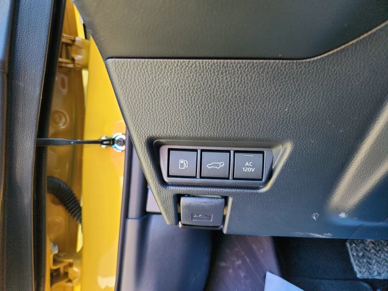 Toyota Prius XSE Plug In Hybrid, снимка 8 - Автомобили и джипове - 52378079