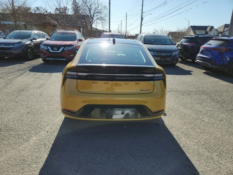 Toyota Prius XSE Plug In Hybrid, снимка 5 - Автомобили и джипове - 52378079