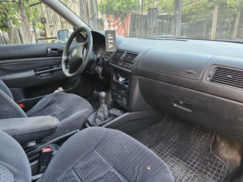 VW Golf 4, 1.6 бензин, снимка 9 - Автомобили и джипове - 52621810
